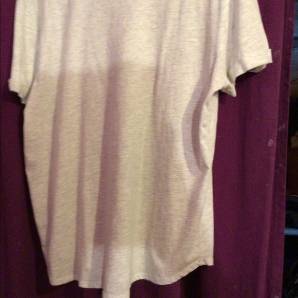 NWOT ladies  gray tee shirt - Picture 5 of 7